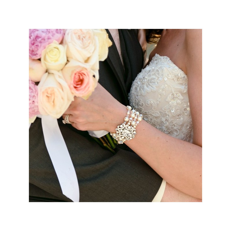 Pearl and Crystal Bridal Bracelet & Earrings Set Pearl and Crystal Bridal Bracelet & Earrings Set