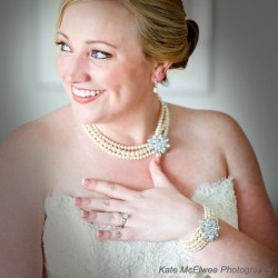 3-Piece Pearl Bridal Necklace Bracelet & Earrings Set