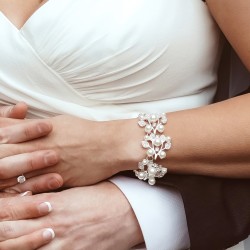 Pearl & Crystal Bridal Wedding Jewelry Necklace Bracelet Earrings Set