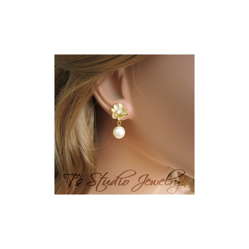 Gold Flower Necklace and Earrings Bridesmaid Set Gold Flower Necklace and Earrings Bridesmaid Set