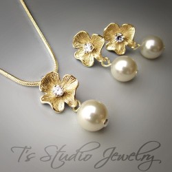 Gold Flower Necklace and Earrings Bridesmaid Set